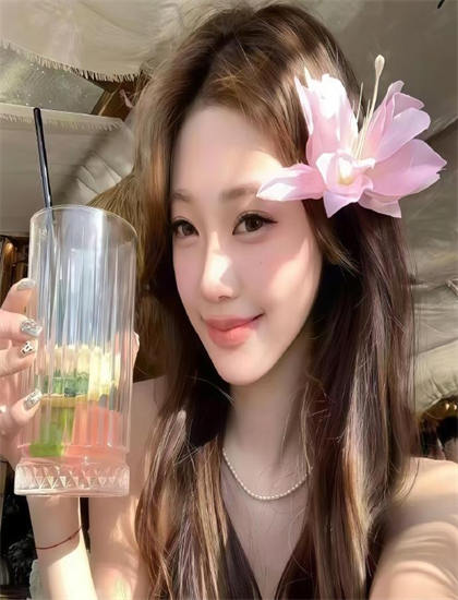 《捡来的老公是霍爷》与当代文化：东西方文化的碰撞与融合 探索艺术与文化的互动关系